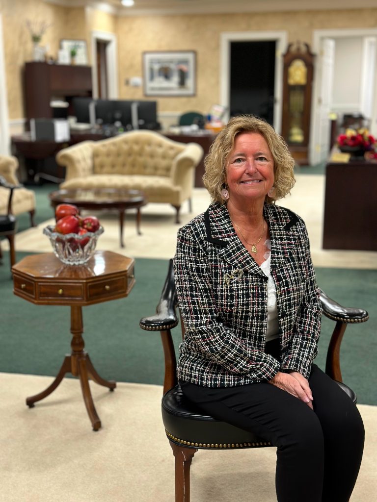 Sheryl Dean -- Member (Union)